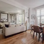 Veeve - La Vie Est Belle