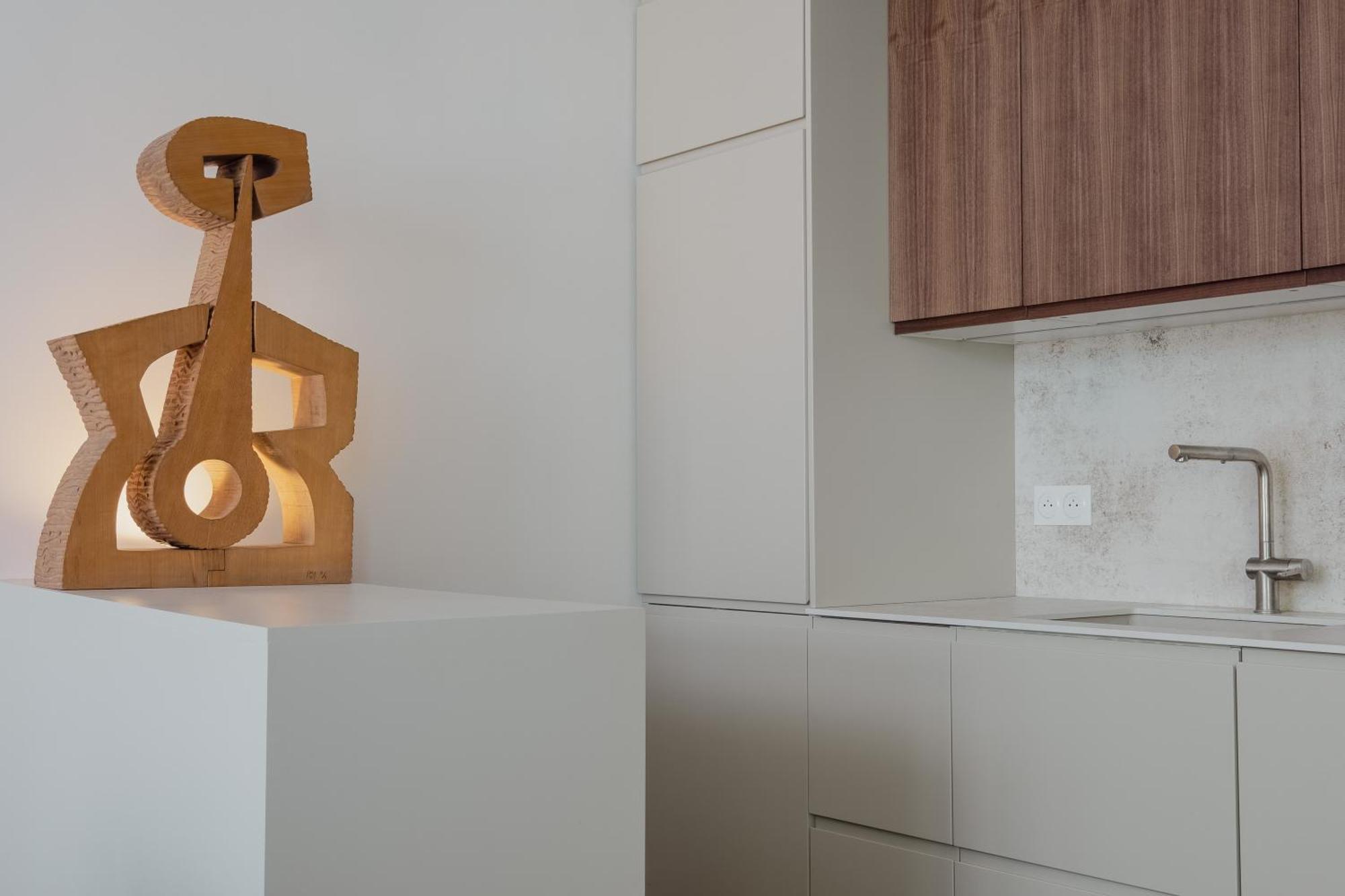 Veeve - La Vie Est Belle *